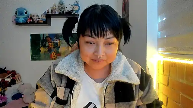 Snapshot of Shaddycute_ chatting on February 18, 2026, 2:57 pm Shaddycute online show from February 18, 2026, 2:57 pm