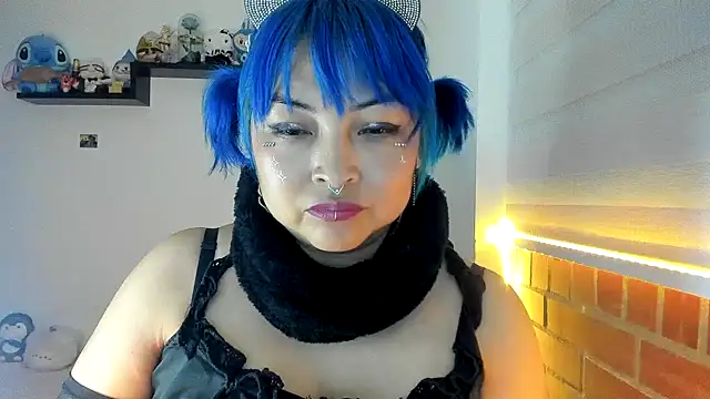 Snapshot of Shaddycute_ chatting on November 7, 2025, 1:32 am Shaddycute online show from November 7, 2025, 1:32 am