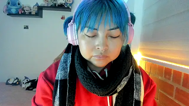 Snapshot of Shaddycute_ chatting on December 5, 2025, 10:03 am Shaddycute online show from December 5, 2025, 10:03 am