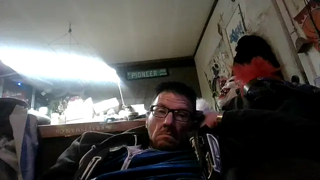 Snapshot of gettinit2wice chatting on October 30, 2025, 1:42 pm gettinit2wice online show from October 30, 2025, 1:42 pm