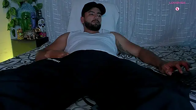 Snapshot of Jaxxon_ chatting on October 7, 2025, 12:00 am Jaxxon online show from October 7, 2025, 12:00 am