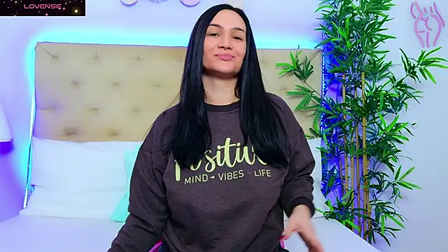 DaliyaArabian online show from November 15, 2025, 11:25 am