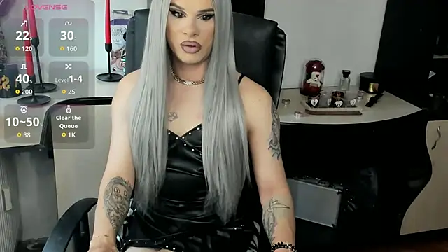 EvelynLexy online show from May 25, 2026, 1:32 pm
