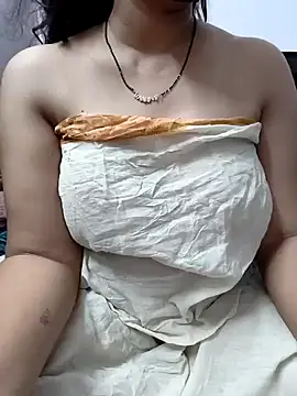 Snapshot of couple00795 chatting on December 5, 2024, 10:17 pm couple00795 online show from December 5, 2024, 10:17 pm