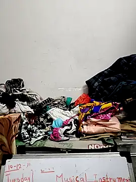 Snapshot of couple00795 chatting on December 11, 2024, 8:50 pm couple00795 online show from December 11, 2024, 8:50 pm