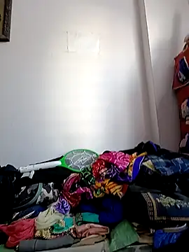 Snapshot of couple00795 chatting on December 9, 2024, 4:34 am couple00795 online show from December 9, 2024, 4:34 am