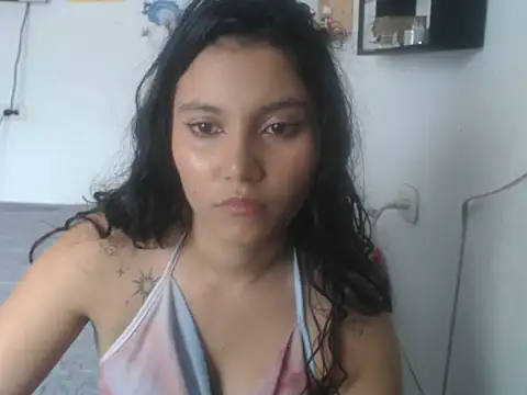 HannaKlein online show from November 18, 2025, 6:00 pm