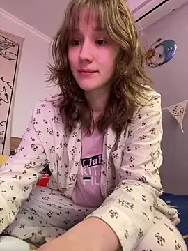 Baby Li  online show from December 11, 2024, 9:41 am