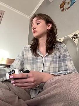 Baby Li  online show from January 22, 2025, 12:27 pm