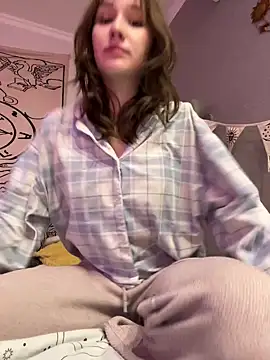 Baby Li  online show from December 20, 2024, 9:17 pm