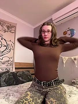 Baby Li  online show from December 25, 2024, 9:34 am