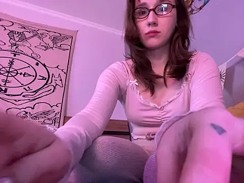 Baby Li  online show from February 9, 2025, 6:58 pm