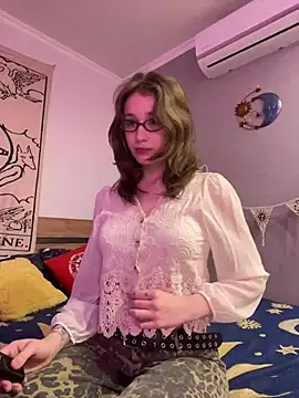 Baby Li  online show from January 13, 2025, 2:00 pm