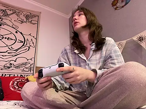 Baby Li  online show from December 22, 2024, 8:05 am