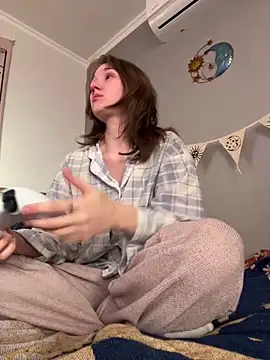 Baby Li  online show from December 14, 2024, 11:50 am