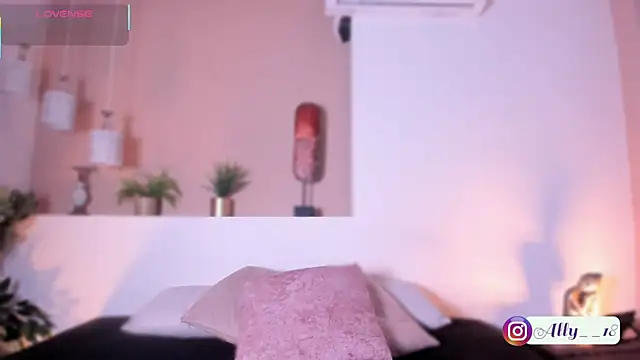 Snapshot of Ally_addams chatting on October 27, 2025, 4:02 am Ally addams online show from October 27, 2025, 4:02 am