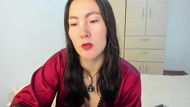 Elle Lee  online show from January 6, 2026, 4:22 pm