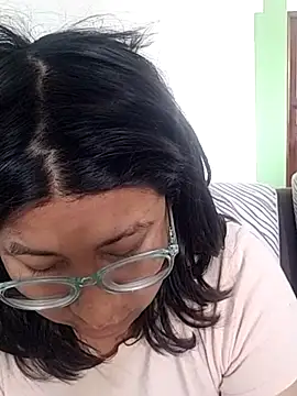 sarah12333 online show from July 10, 2026, 6:30 pm