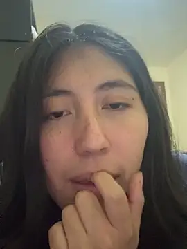 Snapshot of sarah12333 chatting on March 21, 2026, 2:35 am sarah12333 online show from March 21, 2026, 2:35 am