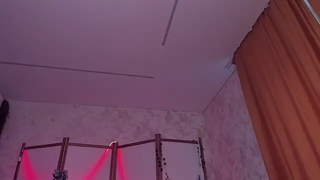 Snapshot of Devilina_V chatting on December 29, 2024, 9:17 am Devilina V online show from December 29, 2024, 9:17 am