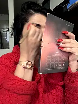 karenlennox1 online show from November 8, 2025, 9:51 pm