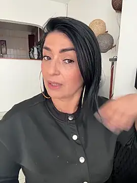 karenlennox1 online show from March 27, 2026, 10:11 pm