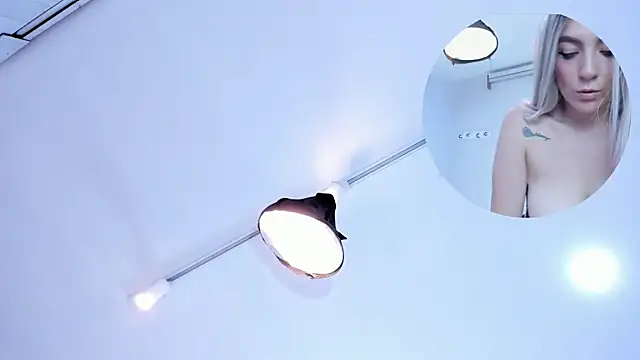 Kate bunny  online show from November 2, 2025, 12:32 pm