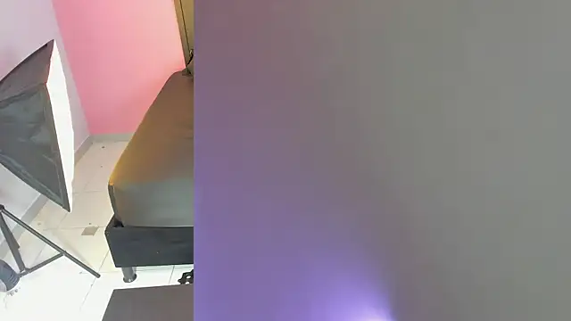 Kate bunny  online show from December 21, 2025, 11:34 am