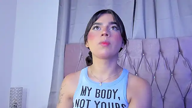 Snapshot of Ashley_piinkk_ chatting on February 25, 2025, 10:59 am Ashley piinkk  online show from February 25, 2025, 10:59 am