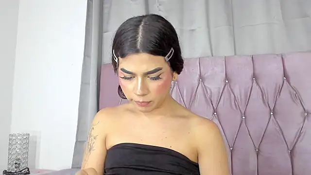 Snapshot of Ashley_piinkk_ chatting on February 20, 2025, 7:23 am Ashley piinkk  online show from February 20, 2025, 7:23 am