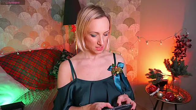 Snapshot of UmaTruewoman chatting on December 22, 2024, 5:55 am UmaTruewoman online show from December 22, 2024, 5:55 am