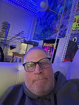 Mimmoromeo1973 online show from April 5, 2026, 4:08 am