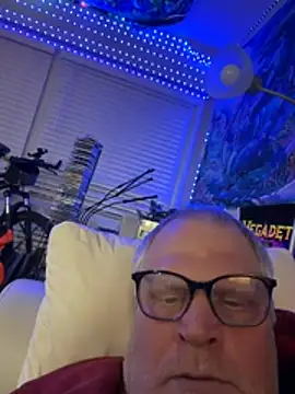 Mimmoromeo1973 online show from April 6, 2026, 4:30 am