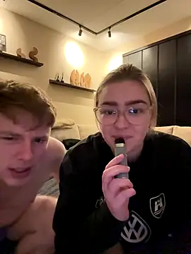 xX HotCouple Xx online show from December 2, 2024, 9:23 pm