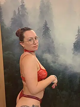 ladoucedu34 online show from June 18, 2026, 3:39 pm