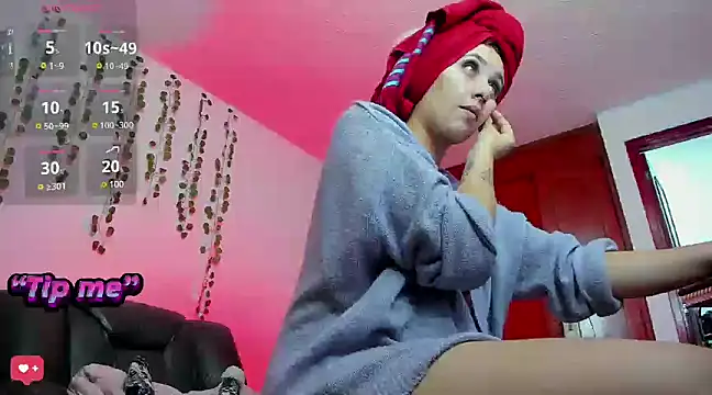 bonnie moon  online show from January 30, 2025, 10:41 pm