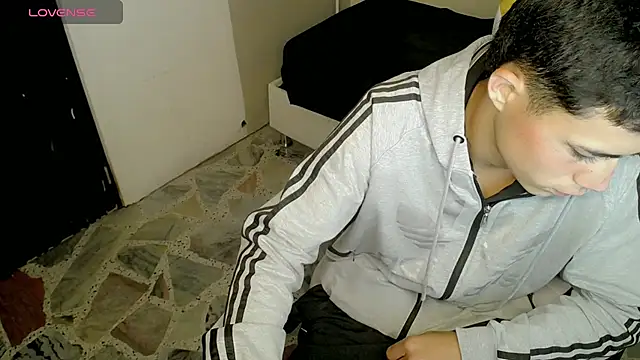 Snapshot of bby_santi chatting on October 4, 2025, 12:07 pm bby santi online show from October 4, 2025, 12:07 pm