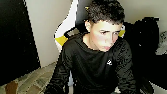 Snapshot of bby_santi chatting on October 5, 2025, 5:25 pm bby santi online show from October 5, 2025, 5:25 pm