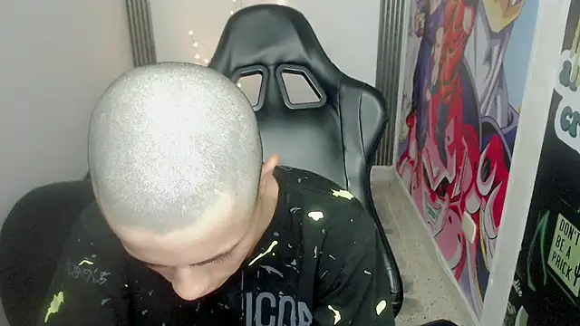 Snapshot of bby_santi chatting on January 22, 2025, 5:59 pm bby santi online show from January 22, 2025, 5:59 pm