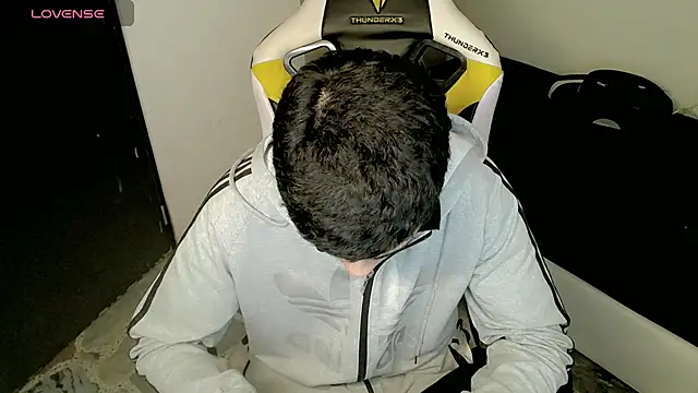 Snapshot of bby_santi chatting on October 7, 2025, 12:06 pm bby santi online show from October 7, 2025, 12:06 pm