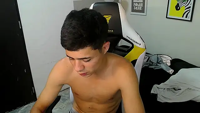 Snapshot of bby_santi chatting on October 2, 2025, 4:43 pm bby santi online show from October 2, 2025, 4:43 pm