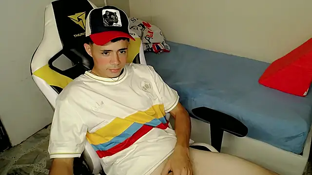 Snapshot of bby_santi chatting on October 30, 2025, 3:53 pm bby santi online show from October 30, 2025, 3:53 pm