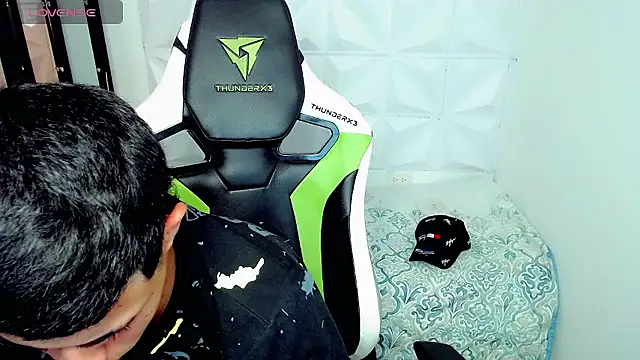 Snapshot of bby_santi chatting on December 4, 2024, 1:25 pm bby santi online show from December 4, 2024, 1:25 pm