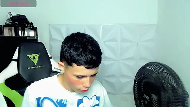 Snapshot of bby_santi chatting on December 5, 2024, 3:55 pm bby santi online show from December 5, 2024, 3:55 pm