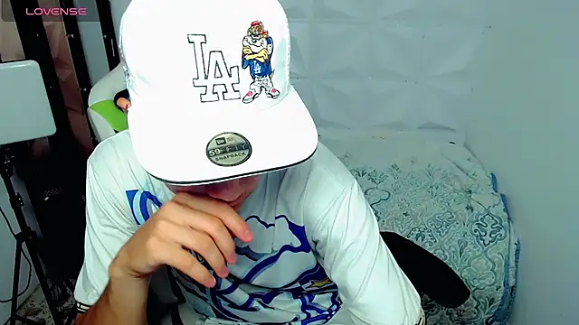 Snapshot of bby_santi chatting on December 5, 2024, 12:50 pm bby santi online show from December 5, 2024, 12:50 pm