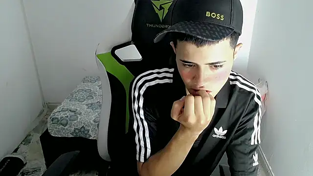 Snapshot of bby_santi chatting on March 20, 2025, 1:59 pm bby santi online show from March 20, 2025, 1:59 pm