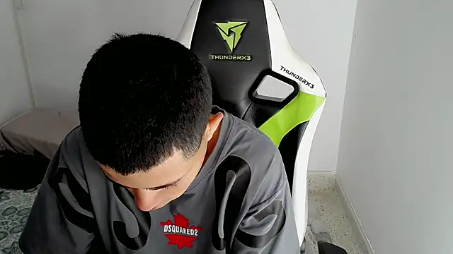 Snapshot of bby_santi chatting on March 10, 2025, 1:54 pm bby santi online show from March 10, 2025, 1:54 pm