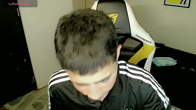 Snapshot of bby_santi chatting on October 1, 2025, 3:16 pm bby santi online show from October 1, 2025, 3:16 pm