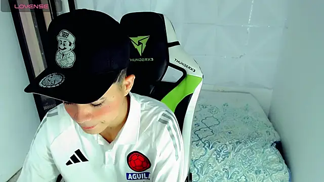 Snapshot of bby_santi chatting on December 6, 2024, 1:16 pm bby santi online show from December 6, 2024, 1:16 pm