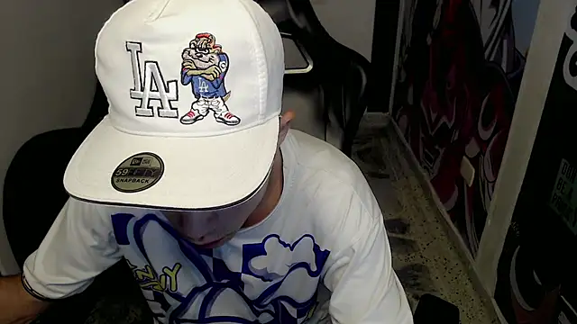 Snapshot of bby_santi chatting on February 13, 2025, 1:05 pm bby santi online show from February 13, 2025, 1:05 pm